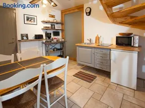 SKOLO Apartment - Image 2
