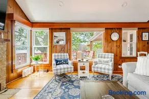 Comfortable Cabin on Lake and 20 min from Ski Hill and Alpine Valley - Image 3