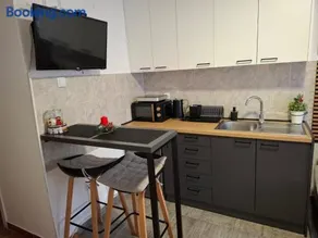 NS Urban Stay-Studio with Balcony and Free Parking - Image 4