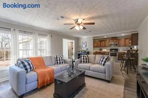 4BR Ranch - 1 Mile to Downtown Cartersville - Image 1