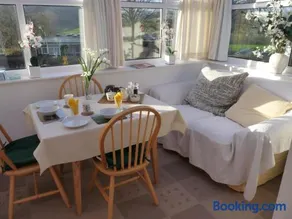Cosy Twin Room in Brecon - Image 3