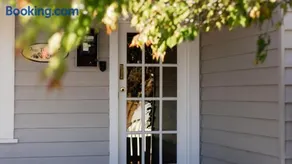Pear Tree Cottage - Image 3
