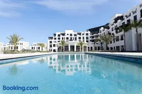 Sea Breeze Resort, Beachfront apartment with a balcony and sea view - Image 4