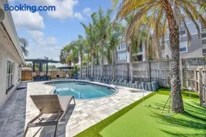 SMV Jax Getaway • Pool • Near Mayo & Beach - Image 2