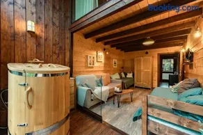 PinusVillas Private Jacuzzi & Phyto-Sauna - Image 1