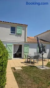 Maison Les Embruns avec piscine collective - Image 2