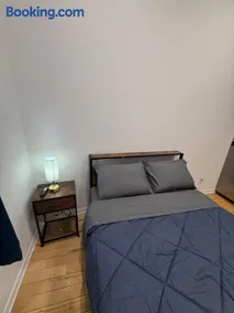 Charming Apartment downtown Montreal with Parking & Pet-Friendly - Image 2