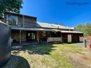Kolmar House Residence - Historic Harrow - Image 5