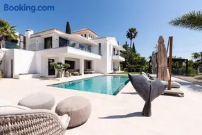 Absolute high end villa with pool & Jacuzzi - Image 1
