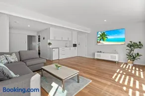 Pacific Breeze - Image 2