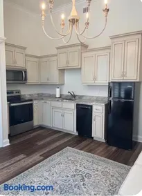 Studio 4 Deluxe 1 bedroom apartment Historic Downtown location - Image 2