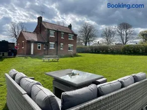 Little Harries Cottage - surrounded by open fields - Image 2