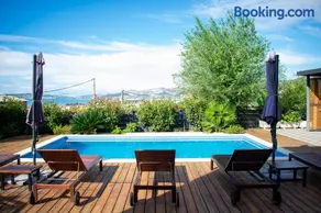Villa Grey - Image 2
