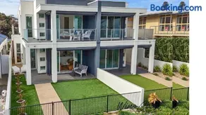 Splendour By The Sea By Wine Coast Holidays - Image 2