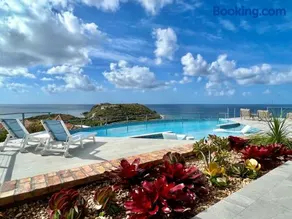 Luxe Pool Villa with Big Views and A Sandy Beach Nearby - Driftwood Villa - Image 5