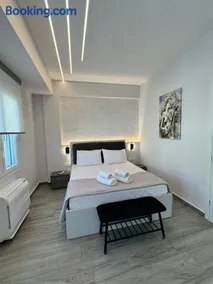 Welcome Home Syros Port Apartment - Image 2