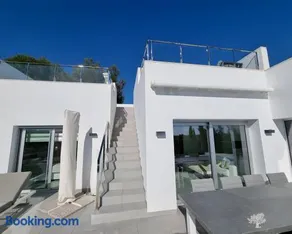 Voll ausgestattete Villa mit Garten, Grill und Terrasse | Meerblick - Image 4