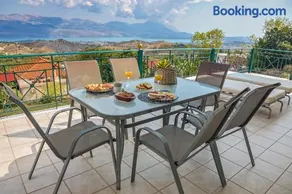 Villa Theano - Family House in Lixouri, Kefalonia - Image 1