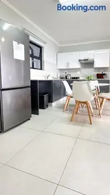 Umhlanga Cosy Apartment - Image 1
