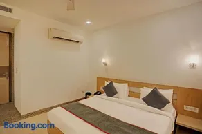 Super Townhouse RELAX SUITS A BOUTIQUE HOTEL VASUNDHARA - Image 2