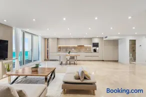 Luxury Oceanfront Residence at Roney Condos 1 Hotel South Beach - Image 2