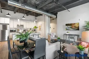 A Luxury Urban 1BR Queen Bed-Parking - Heart of Historic Germantown - Temple & LaSalle -106- Stay Long Term! - Image 2