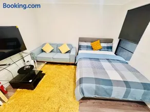 Modern King Suite on Swan Valley Doorstep - Image 5