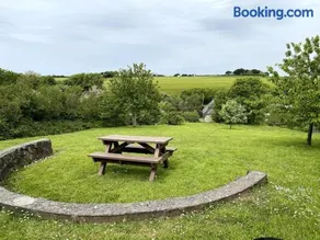 Fabulous 4 Bed Barn with Shared Pool, Noss Mayo - Image 3