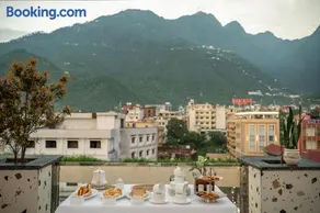 Perfectstayz Premium katra Near Katra railway station - Image 4