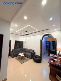 Luxe Haven 3 BHK Luxury Villa Kanhangad Homestay - Image 1
