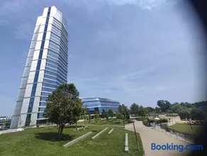 Riverside apartment by the Danube - Image 3
