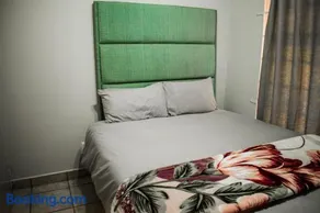 ENTIRE LUXURY APARTMENTS - Image 2