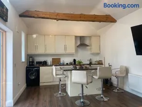 Rushbrooke cottages - Image 1