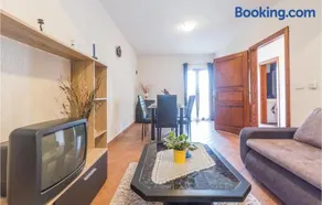 Two-Bedroom Apartment In Radmani - Image 2