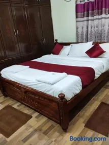 SLS Homestay - Luxury AC Service Apartments 1BHK, 2BHK, 3BHK - Direct Flyover to Alipiri Tirumala Gate - Walk to PS4 Pure Veg Restaurants, Supermarkets - Near to National Highway & Padmavathi Amma Temple - Modular Kitchen, Living room -Free Superfast Wifi - Image 2