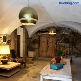CASA RURAL DE ENSUEÑO EN CANTALLOPS CON 9 HABITACIONES DOBLES CON BAÑO PRIVADO Y PISCINA DE 20M x 2,70M - Image 1