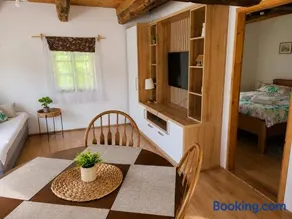 Rustic home Mia - Image 1