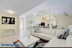 1 Paradize for equestrian lovers Sugar Pond Manor - Image 3