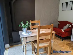 Self-Catering Suite in rural guest house 10 min to Islay Ferry Terminal - Image 3