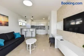 Pool Apartments & Rooms Mare - Image 1