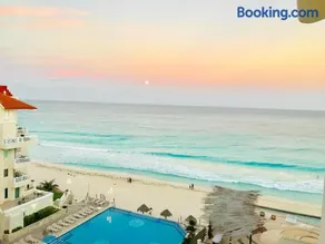 OVA Apartments Cancun - Image 1