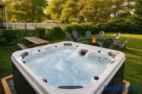 Spacious Retreat - Private Yard & Family Lounge - Image 2
