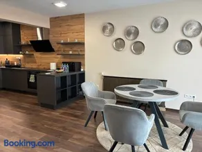 Esterhazy Apartman - Image 2