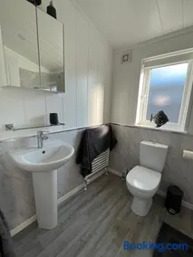 Beach Base Lodge, Padstow Cornwall - Image 3