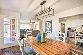 Southern Charm l 5BR l Sleeps 14 l A Location - Image 1