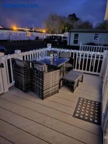 Forest Getaway, sleeps 6 at Bashley, leisure PASS included - Image 1