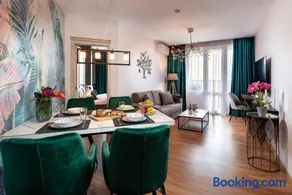 Stylish Sea View Apartment 3 Min to Beach Balcony & Comfort - Image 1