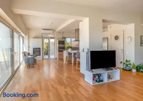 Doukas Retreat, Home Gym, 3 minutes from the Beach - Image 4