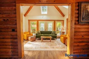 New Hot Tub - Diamond Creek Cabin Sleeps Up to 6 - Image 3