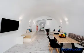 Avenoir 1bedroom Luxury Cave Villa - Image 1